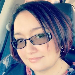 Meet your Posher, Lois